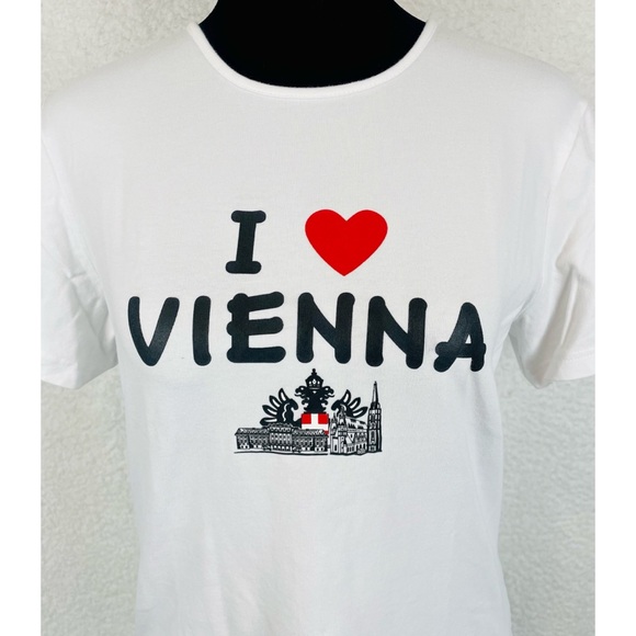 FRUIT OF THE LOOM • I Heart Vienna Short Sleeve Tee - Picture 2 of 14